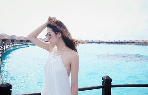 Nghi vấn á hậu tú anh lộ người yêu điển trai giàu có - 1