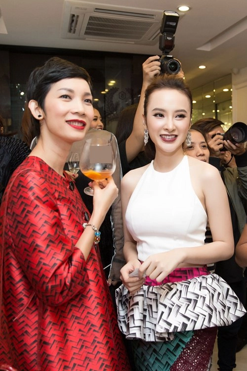 Angela phương trinh kín đáo đối lập tóc tiên sexy tại sự kiện - 12