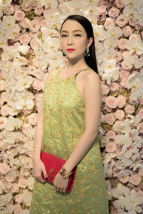 Angela phương trinh kín đáo đối lập tóc tiên sexy tại sự kiện - 14
