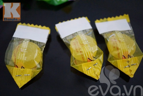 Cách làm hoa sen để ban thờ ngày tết từ kẹo - 2
