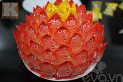 Cách làm hoa sen để ban thờ ngày tết từ kẹo - 6
