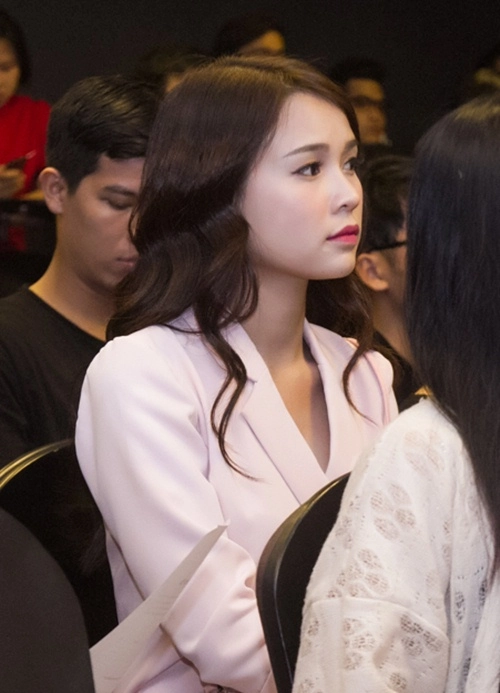 Hotgirl sam đẹp ngọt ngào đi nhận học bổng làm đạo diễn - 2