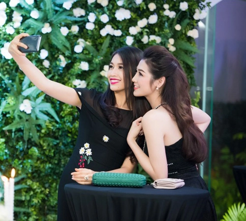 Tú anh - lệ hằng đọ sắc một chín một mười với đầm đen - 6