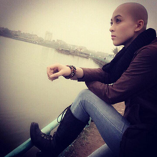 Cô gái cạo đầu trọc gây sốt vietnam idol 2015 - 3