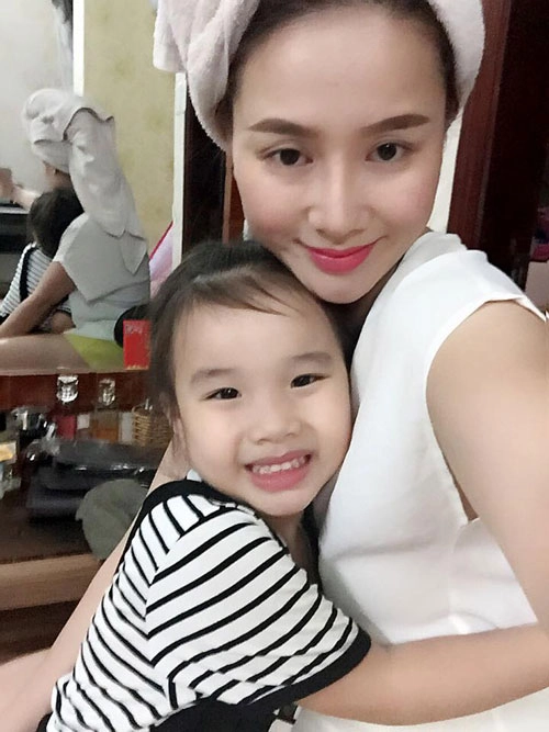 Hành trình lên hạng nhan sắc của vợ cũ thành trung - 5