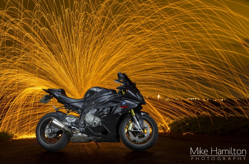 Bmw s1000rr đen nhám tạo dáng trên mọi cung đường - 1