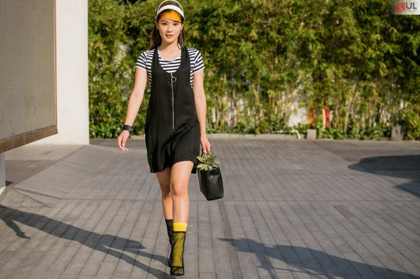 Phí phương anh khoe street style độc đáo quý ông thuận nguyễn cưỡi mô tô đầy quyến rũ - 11