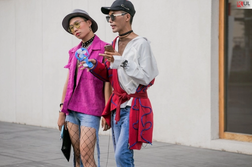 Phí phương anh khoe street style độc đáo quý ông thuận nguyễn cưỡi mô tô đầy quyến rũ - 16