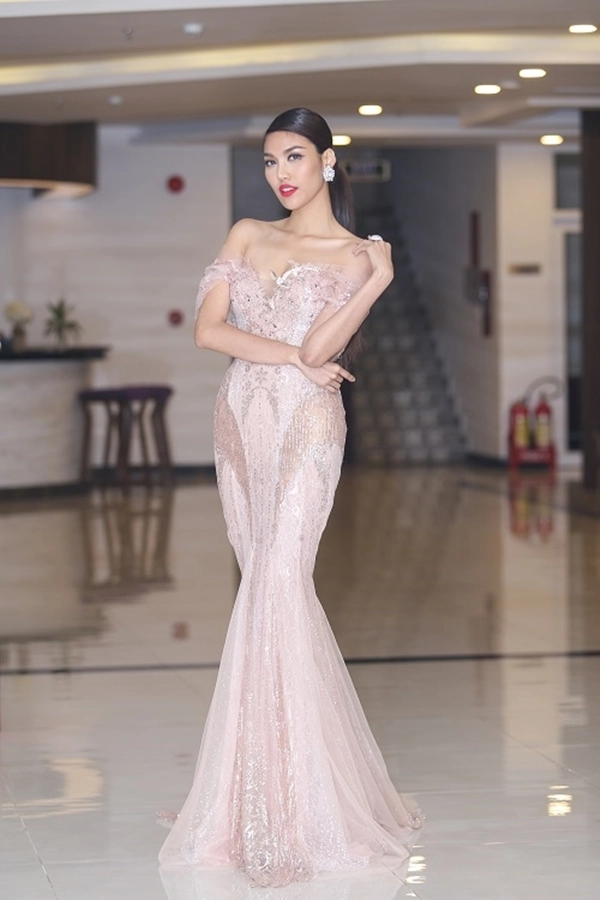 Lan khuê và phong cách thời trang thay đổi 360 độ - 2