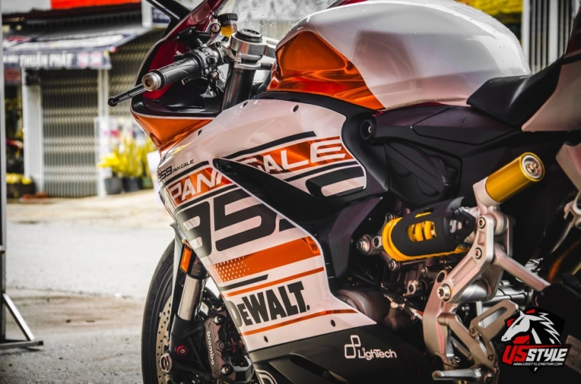 Ducati 959 panigale lột xác trong bộ cánh cam chrome đầy ấn tượng - 5