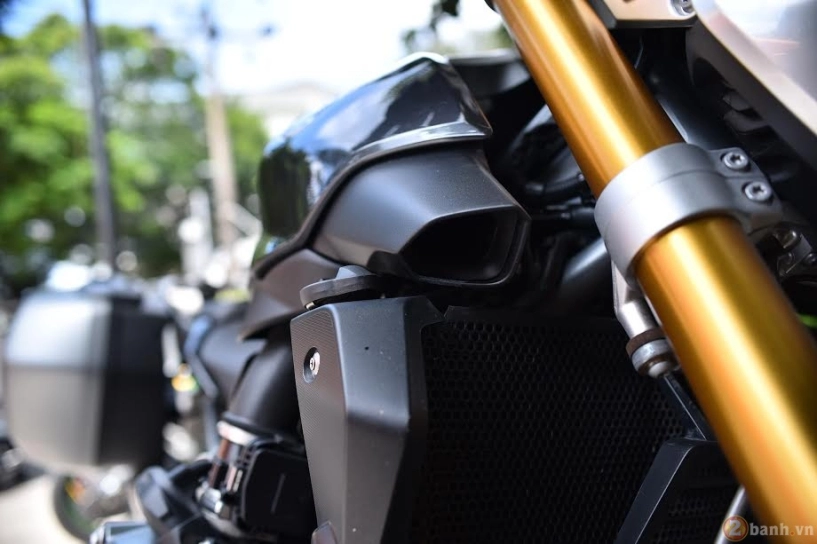 Hàng khủng bmw r 1200 r hiếm hoi tạo dáng tại sài gòn - 13