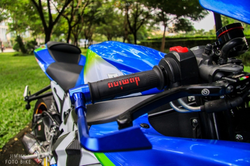 Suzuki gsx-r600 mạnh mẽ trong bộ áo đấu cùng loạt đồ chơi giá trị - 4
