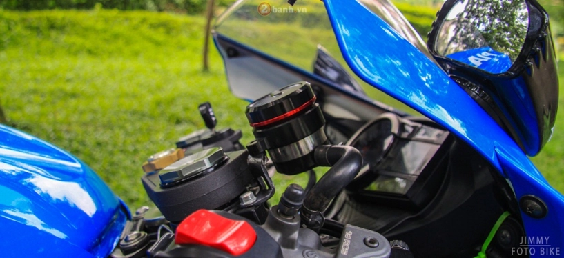 Suzuki gsx-r600 mạnh mẽ trong bộ áo đấu cùng loạt đồ chơi giá trị - 6