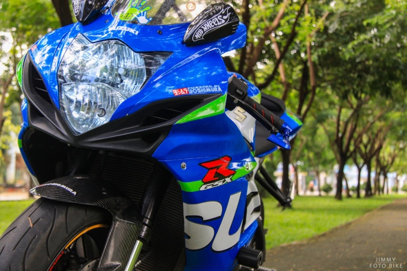 Suzuki gsx-r600 mạnh mẽ trong bộ áo đấu cùng loạt đồ chơi giá trị - 11