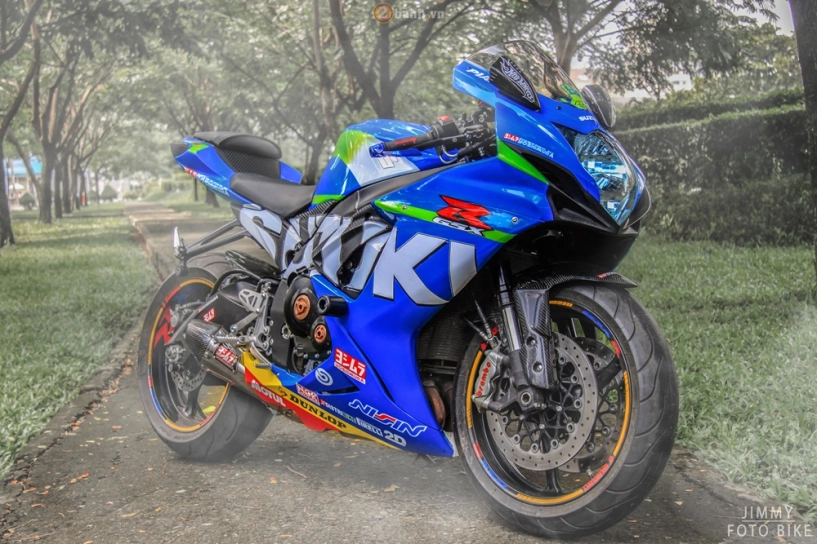 Suzuki gsx-r600 mạnh mẽ trong bộ áo đấu cùng loạt đồ chơi giá trị - 15