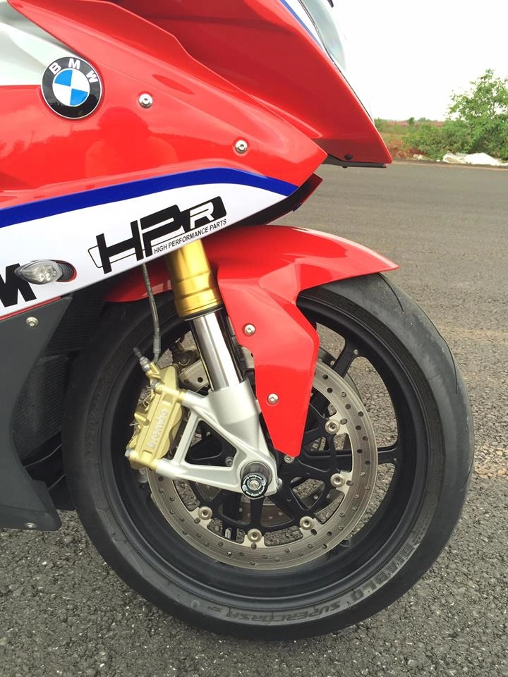 Trực thăng phải lu mờ trước bmw s1000rr trắng đỏ - 3