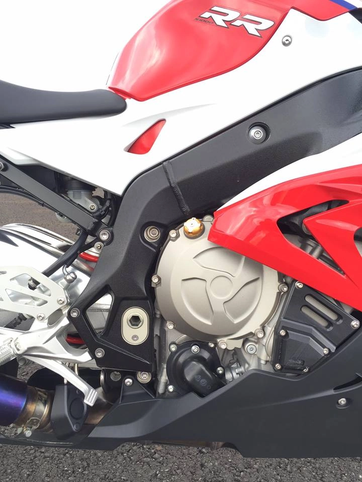 Trực thăng phải lu mờ trước bmw s1000rr trắng đỏ - 4