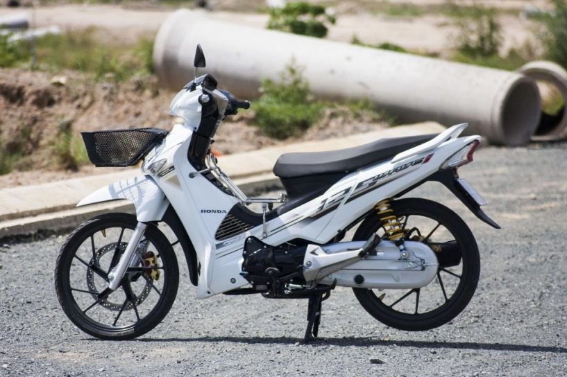 Wave 125i trắng tinh khôi đầy cá tính trong thân xác future - 2