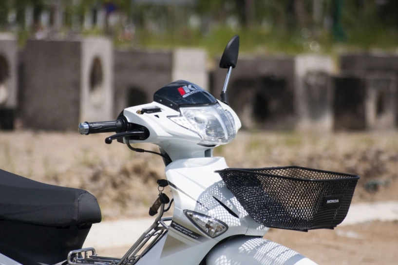 Wave 125i trắng tinh khôi đầy cá tính trong thân xác future - 5