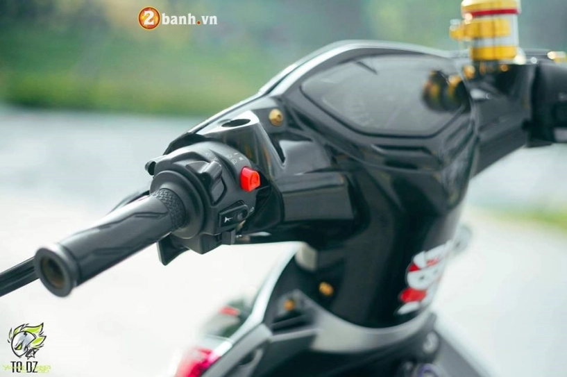 Exciter 135cc hồng cánh sen của thanh niên trẻ mạnh mẽ - 4
