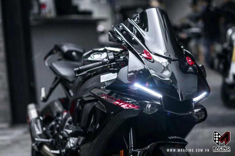Yamaha r1 cực chất trong bản độ full black bóng bẩy - 1