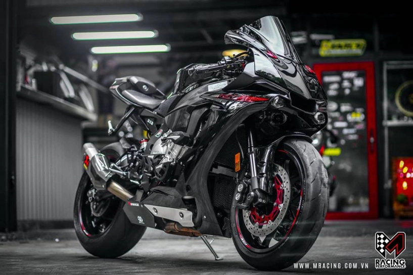 Yamaha r1 cực chất trong bản độ full black bóng bẩy - 2