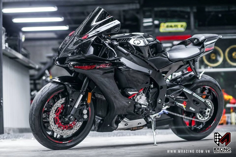 Yamaha r1 cực chất trong bản độ full black bóng bẩy - 3
