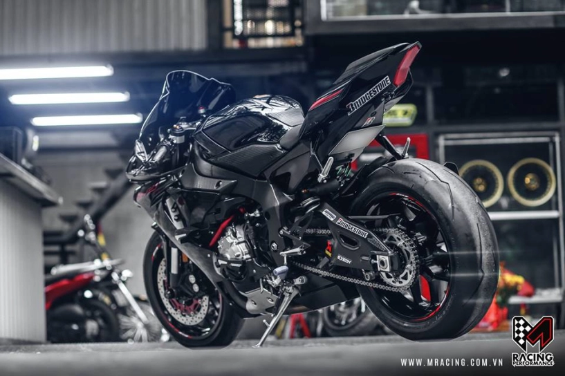 Yamaha r1 cực chất trong bản độ full black bóng bẩy - 6