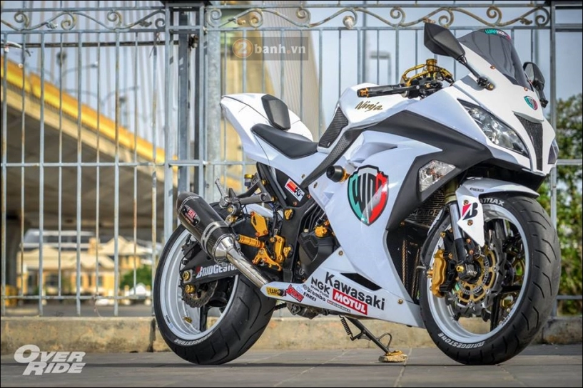 Kawasaki ninja 300 lột xác trong bản độ full gold - 7