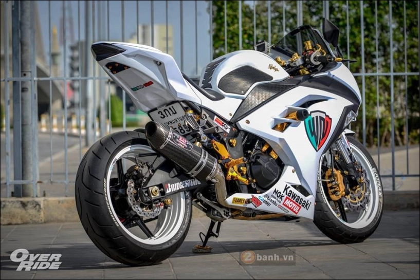 Kawasaki ninja 300 lột xác trong bản độ full gold - 14