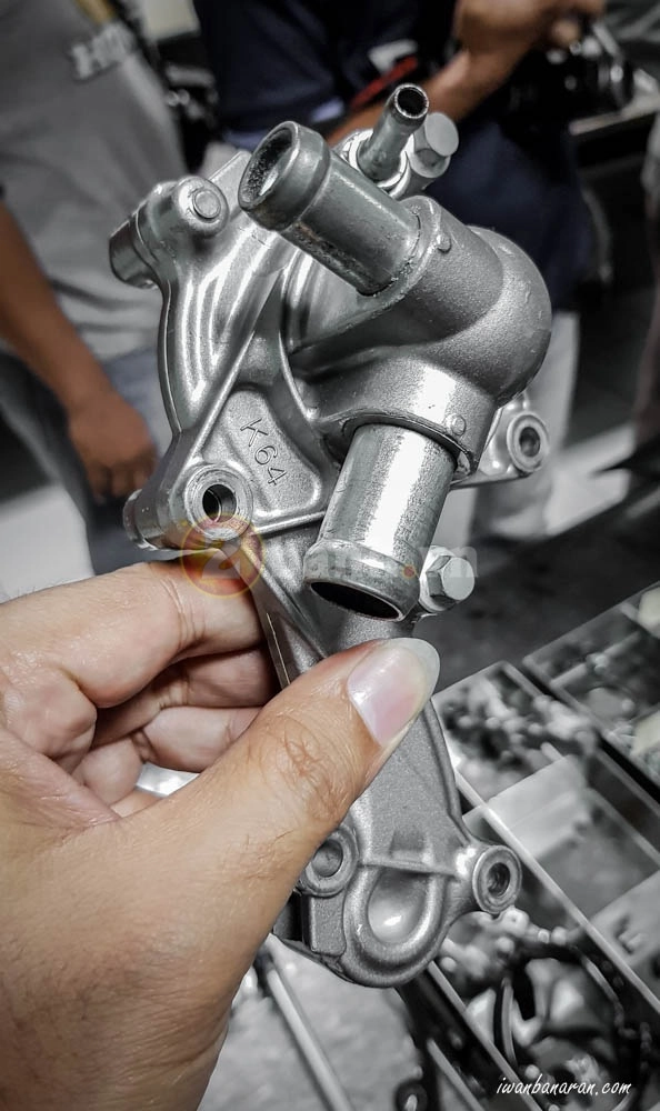 mổ xẻ khối động cơ honda cbr250rr đầy mạnh mẽ - 14