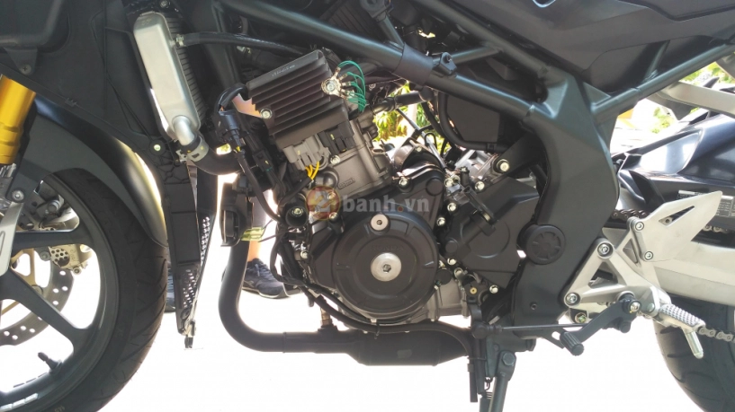 mổ xẻ khối động cơ honda cbr250rr đầy mạnh mẽ - 19