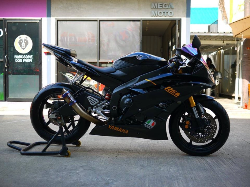 Yamaha r6 ngựa hoang khó thuần trong loạt ảnh đen không tỳ vết - 2