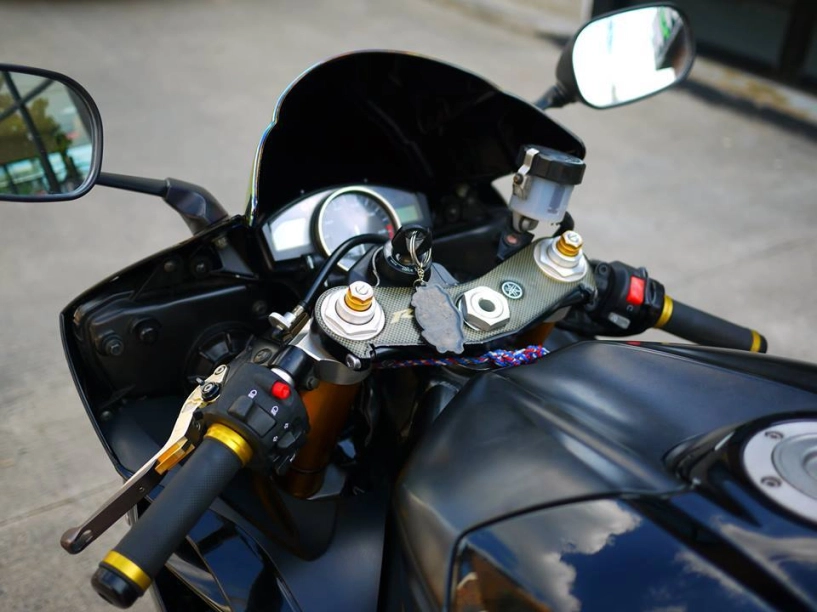 Yamaha r6 ngựa hoang khó thuần trong loạt ảnh đen không tỳ vết - 5