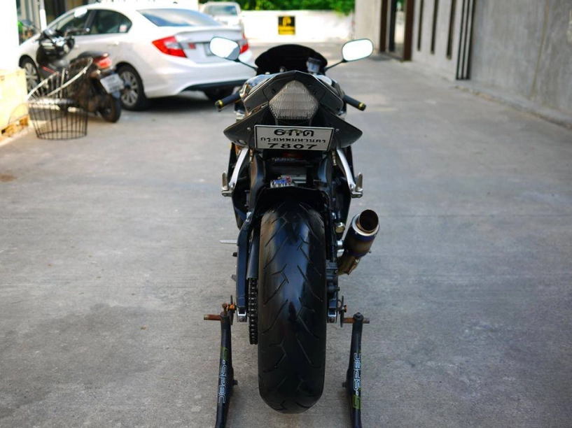 Yamaha r6 ngựa hoang khó thuần trong loạt ảnh đen không tỳ vết - 8