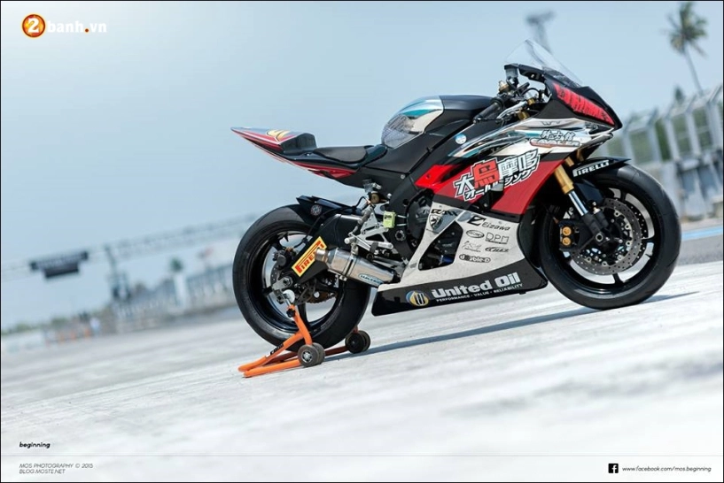Yamaha r6 độ ngỡ ngàng cùng phong cách chạy sân - 3