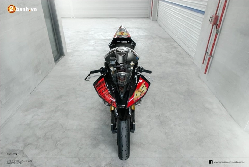 Yamaha r6 độ ngỡ ngàng cùng phong cách chạy sân - 4