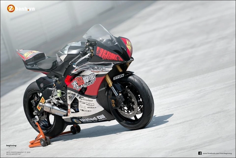 Yamaha r6 độ ngỡ ngàng cùng phong cách chạy sân - 8
