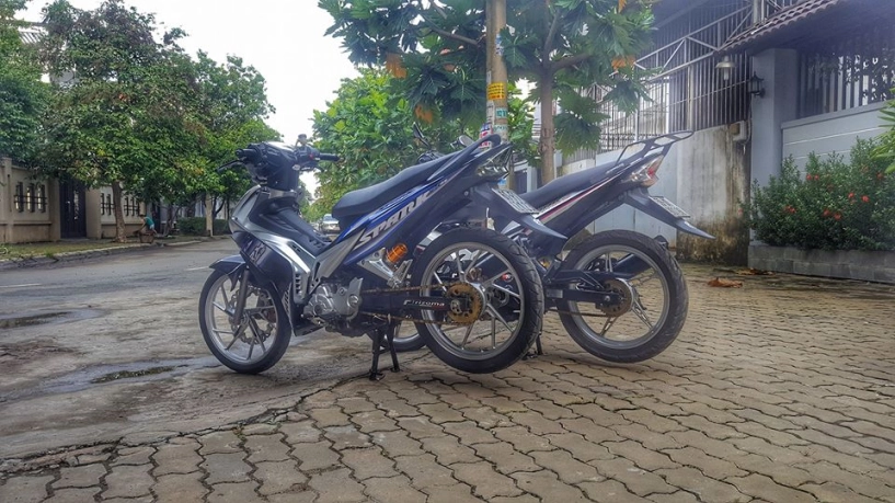 Cặp đôi exciter 135 độ khoe dáng cùng nhau bên vệ đường - 9