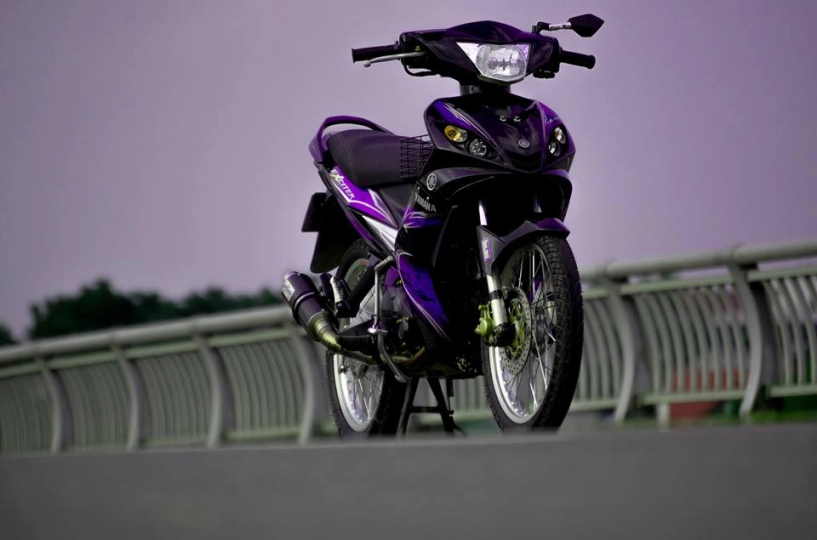 Exciter 135 độ nhẹ khoe dáng giữa đại lộ muôn màu - 1