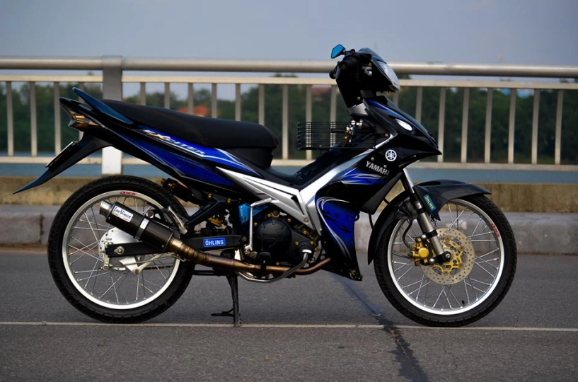 Exciter 135 độ nhẹ khoe dáng giữa đại lộ muôn màu - 3
