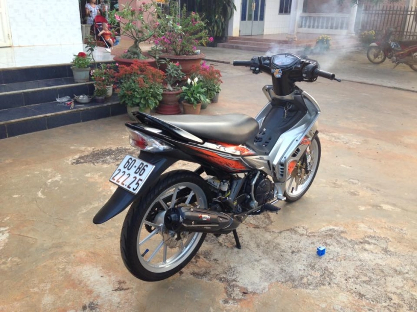 Exciter 135 độ nhẹ nhàng với dàn chân đầy dịu dàng - 7