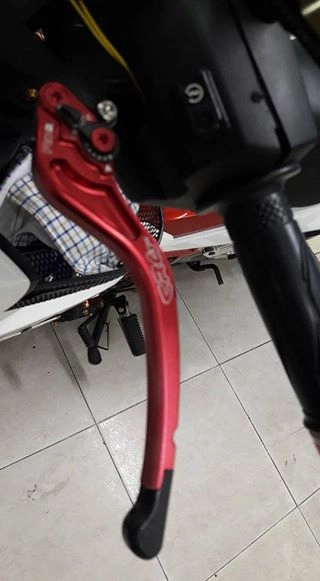 Exciter 150 độ hài hòa với dàn đồ chơi đỏ đầy cứng cáp - 4