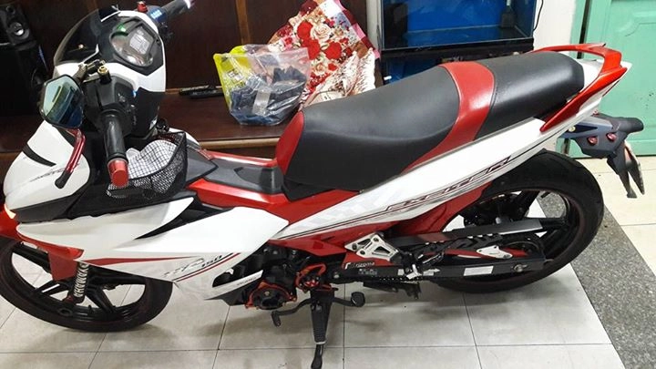 Exciter 150 độ hài hòa với dàn đồ chơi đỏ đầy cứng cáp - 9
