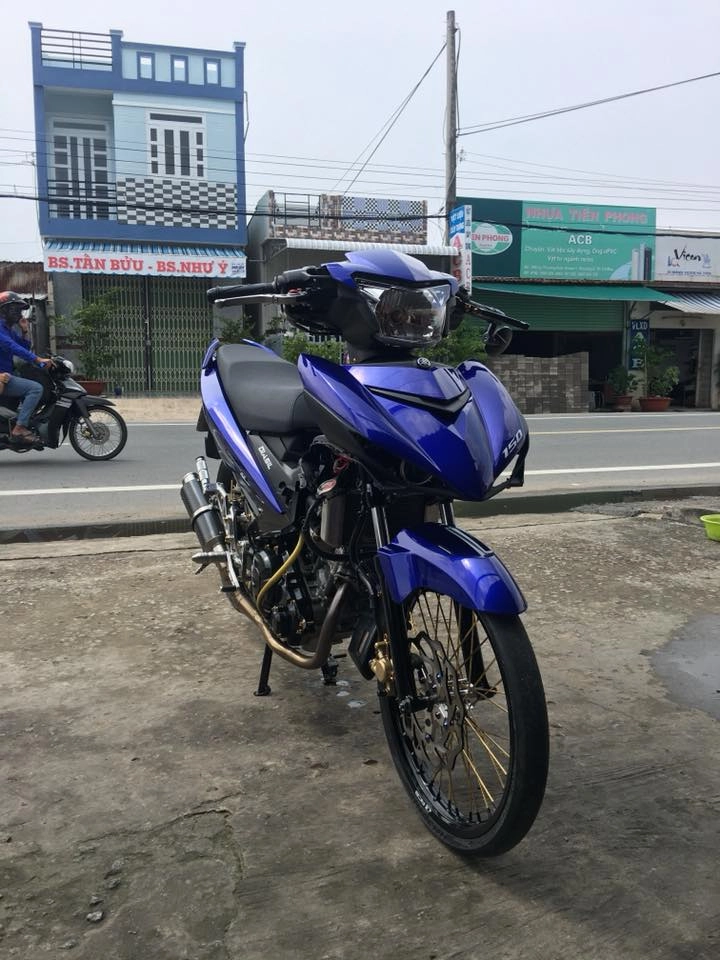 Exciter 150 độ phong trần với dàn chân nhỏ gọn - 5