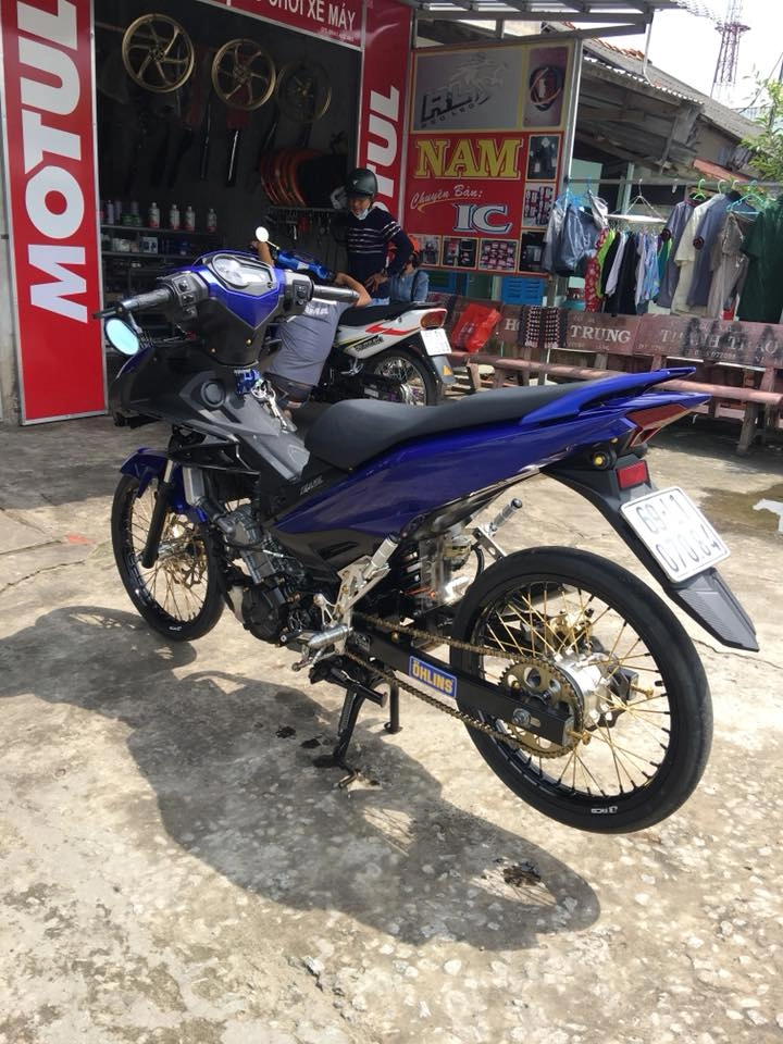 Exciter 150 độ phong trần với dàn chân nhỏ gọn - 8