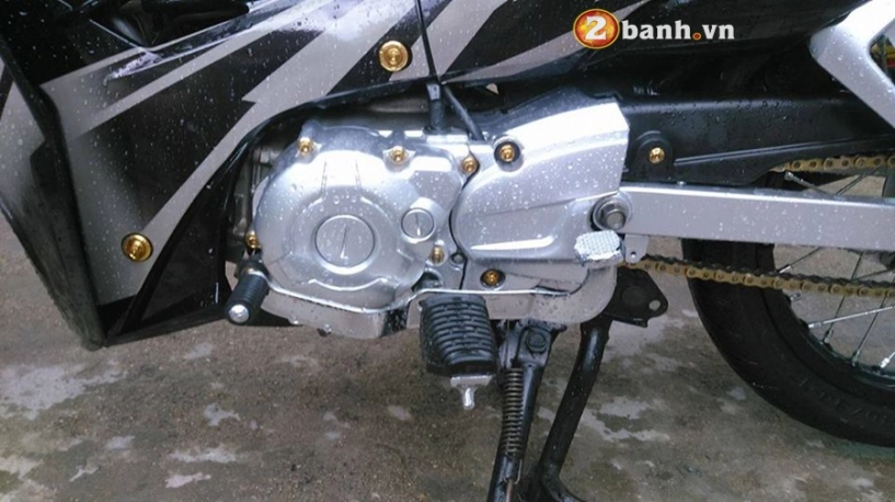 Sirius 110 độ phá cách với dàn áo yaz và côn tay ấn tượng - 6