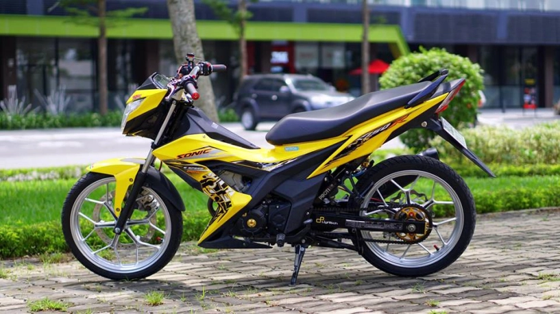 Sonic 150r độ ngầu đầy ấn tượng với bộ cánh sắc vàng rực rỡ - 8