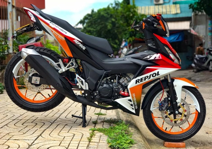 Winner 150 độ thể thao với bộ cánh repsol kết hợp cùng đồ chơi hàng hiệu - 3
