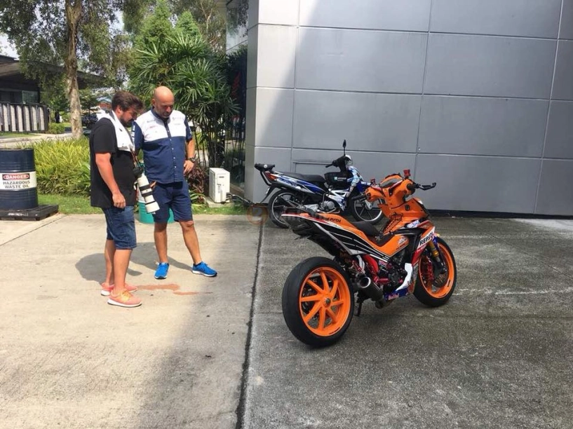 Winner 150 repsol độ 1 gắp bất ngờ xuất hiện tại đường đua motogp 2018 - 5